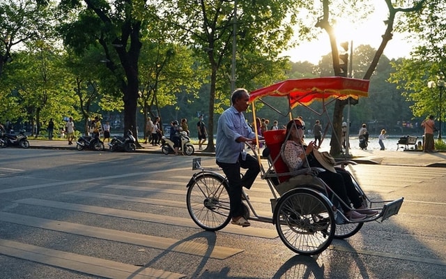 Miền Bắc hửng nắng, tăng nhiệt mạnh trước khi đón không khí lạnh tăng cường- Ảnh 1.