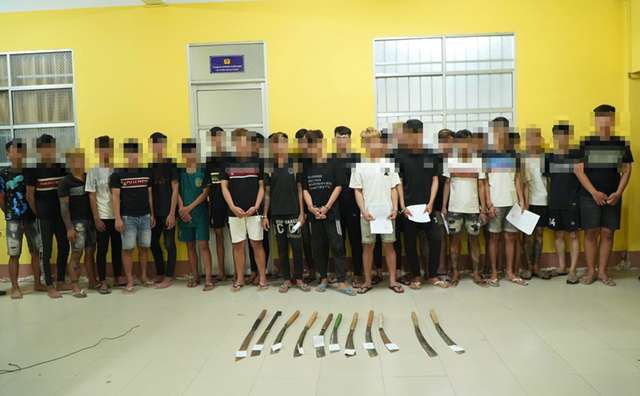 Mang dao tự chế đi trả thù, 7 đối tượng bị khởi tố- Ảnh 1. Mang dao tự chế đi trả thù, 7 đối tượng bị khởi tố- Ảnh 1.