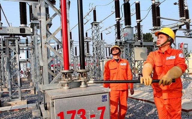 Điện và xăng dầu cần phải được bình ổn thế nào trước biến đổi khí hậu và căng thẳng chính trị?- Ảnh 1. Điện và xăng dầu cần phải được bình ổn thế nào trước biến đổi khí hậu và căng thẳng chính trị?- Ảnh 1.