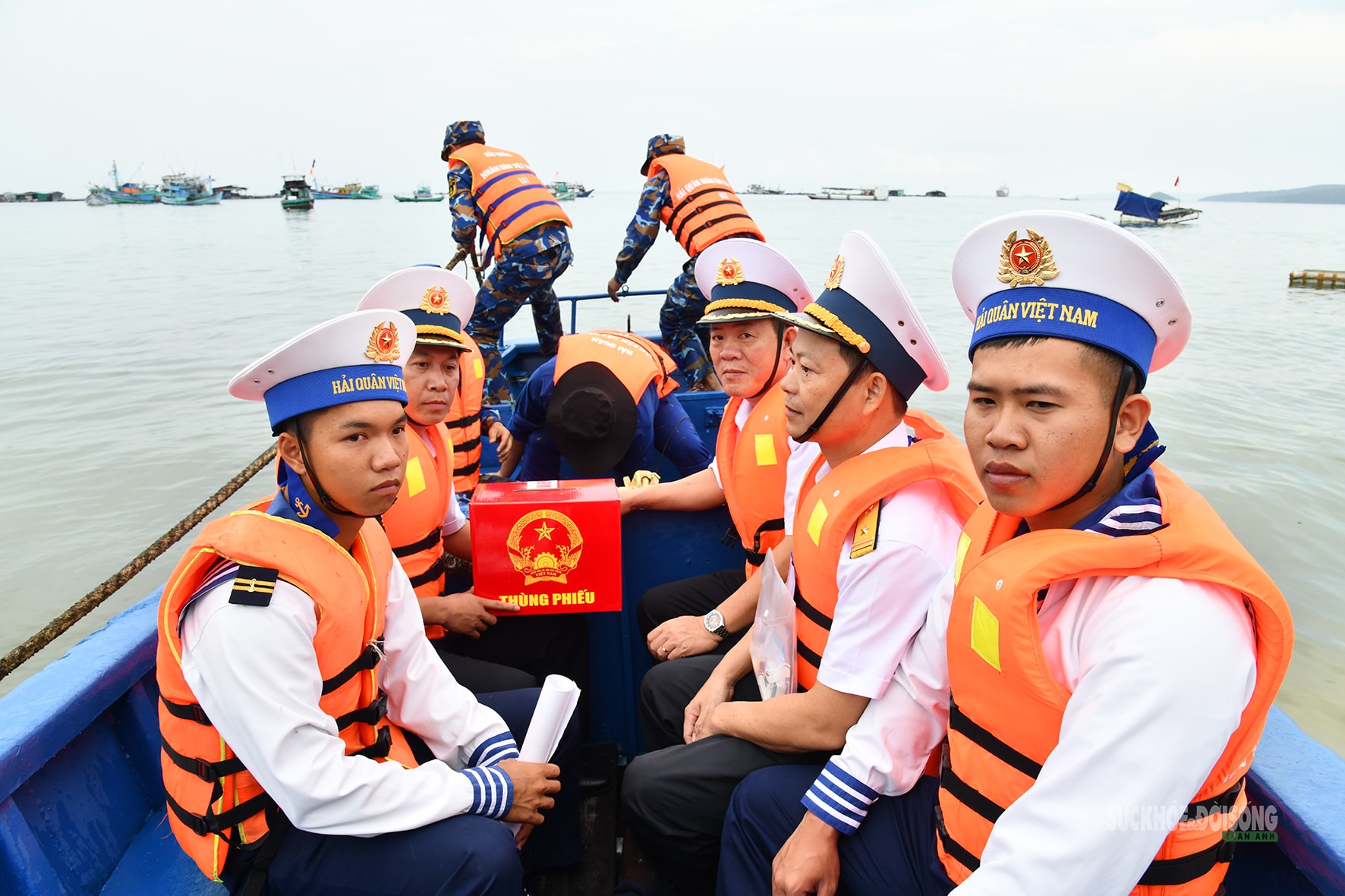 Những lá phiếu đặc biệt trên tàu của Lữ đoàn 127, Vùng 5 Hải quân- Ảnh 7.