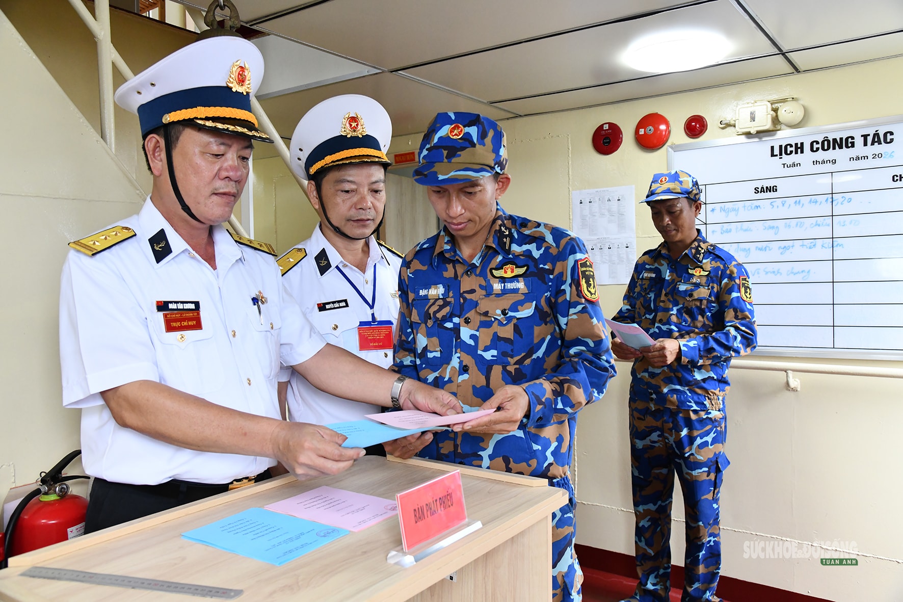 Những lá phiếu đặc biệt trên tàu của Lữ đoàn 127, Vùng 5 Hải quân- Ảnh 3.