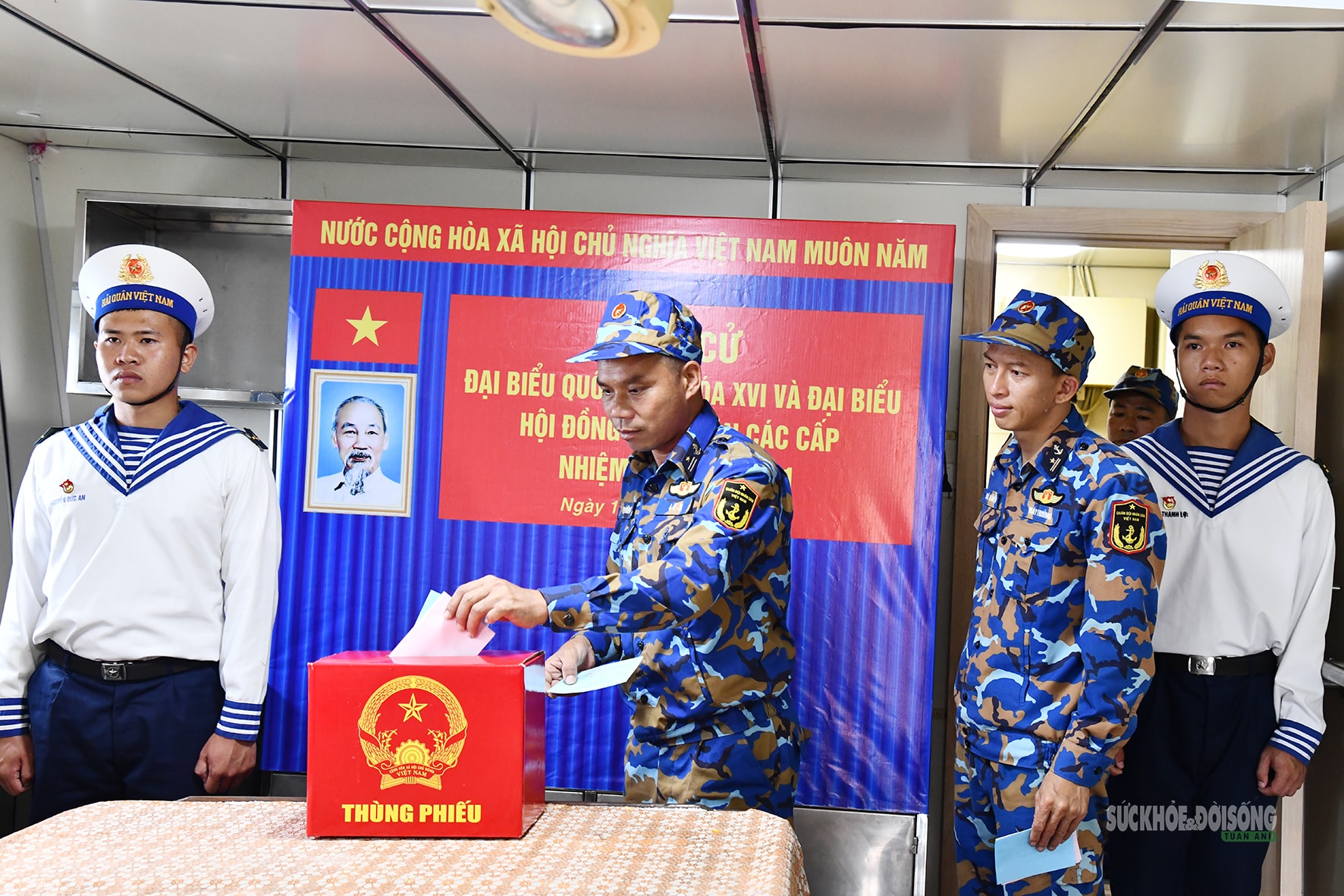 Những lá phiếu đặc biệt trên tàu của Lữ đoàn 127, Vùng 5 Hải quân- Ảnh 1.