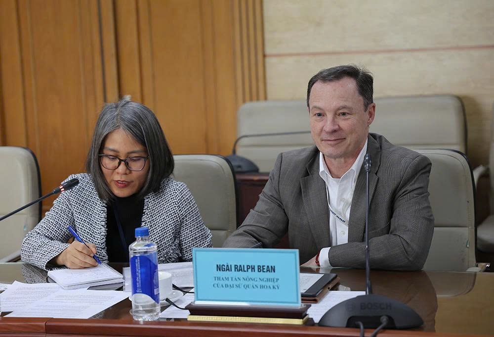 Thứ trưởng Bộ Y tế Đỗ Xuân Tuyên làm việc với Tham tán Nông nghiệp của Đại sứ quán Hoa Kỳ tại Việt Nam- Ảnh 2.