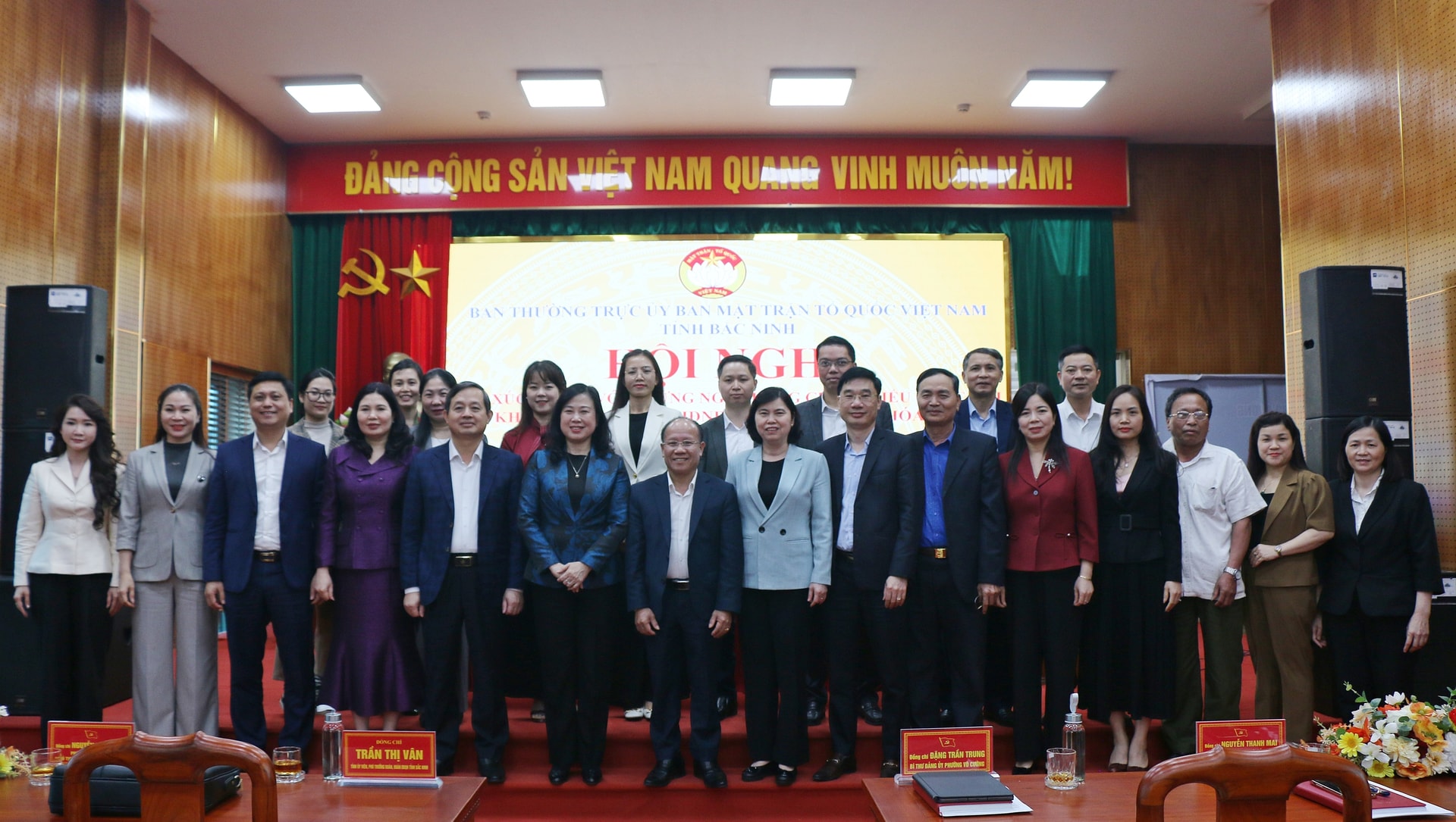 Bộ trưởng Đào Hồng Lan: Ngành Y tế luôn lắng nghe, tiếp thu ý kiến của cử tri để nâng cao hơn công tác chăm sóc sức khỏe nhân dân- Ảnh 9.