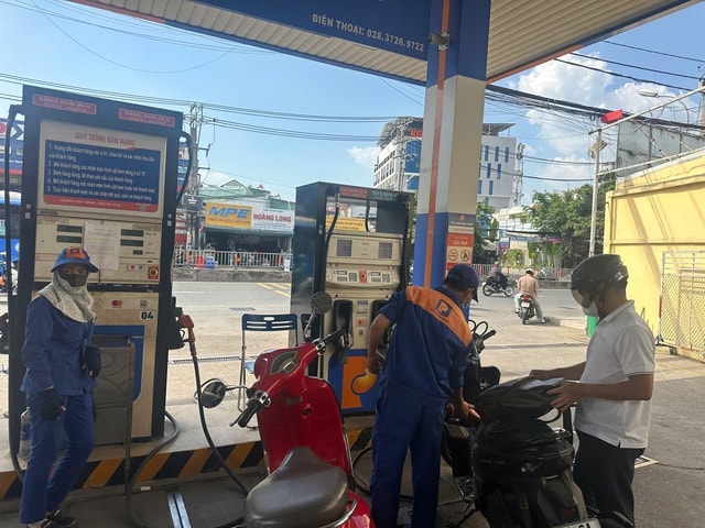 TPHCM khẳng định nguồn cung xăng dầu vẫn đảm bảo ổn định- Ảnh 2.