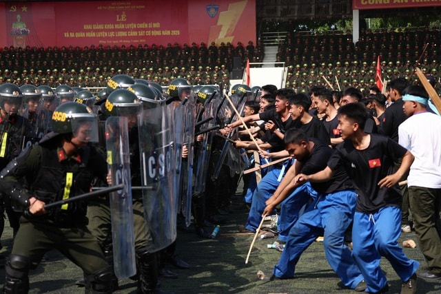 Mãn nhãn các màn võ thuật, diễn tập chống khủng bố của học viên công an- Ảnh 12.
