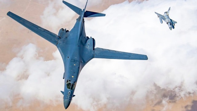 Mỹ tập trung oanh tạc cơ ở châu Âu không kích Iran từ xa- Ảnh 1.