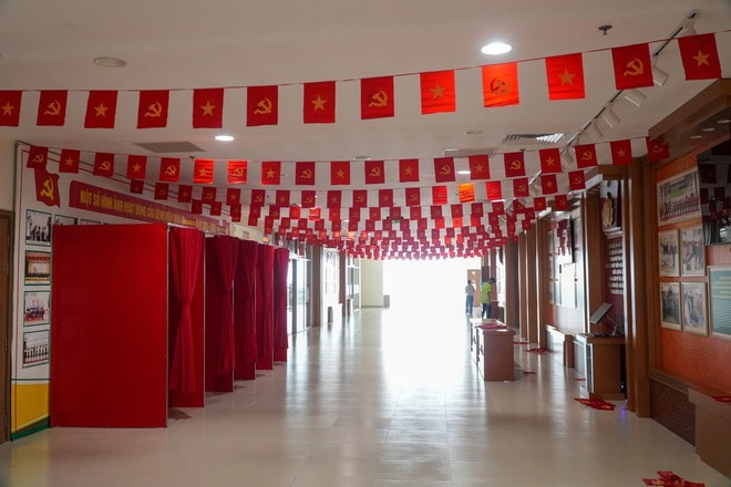Điểm bầu cử đặc biệt tại bệnh viện sẵn sàng cho ngày hội non sông- Ảnh 3.