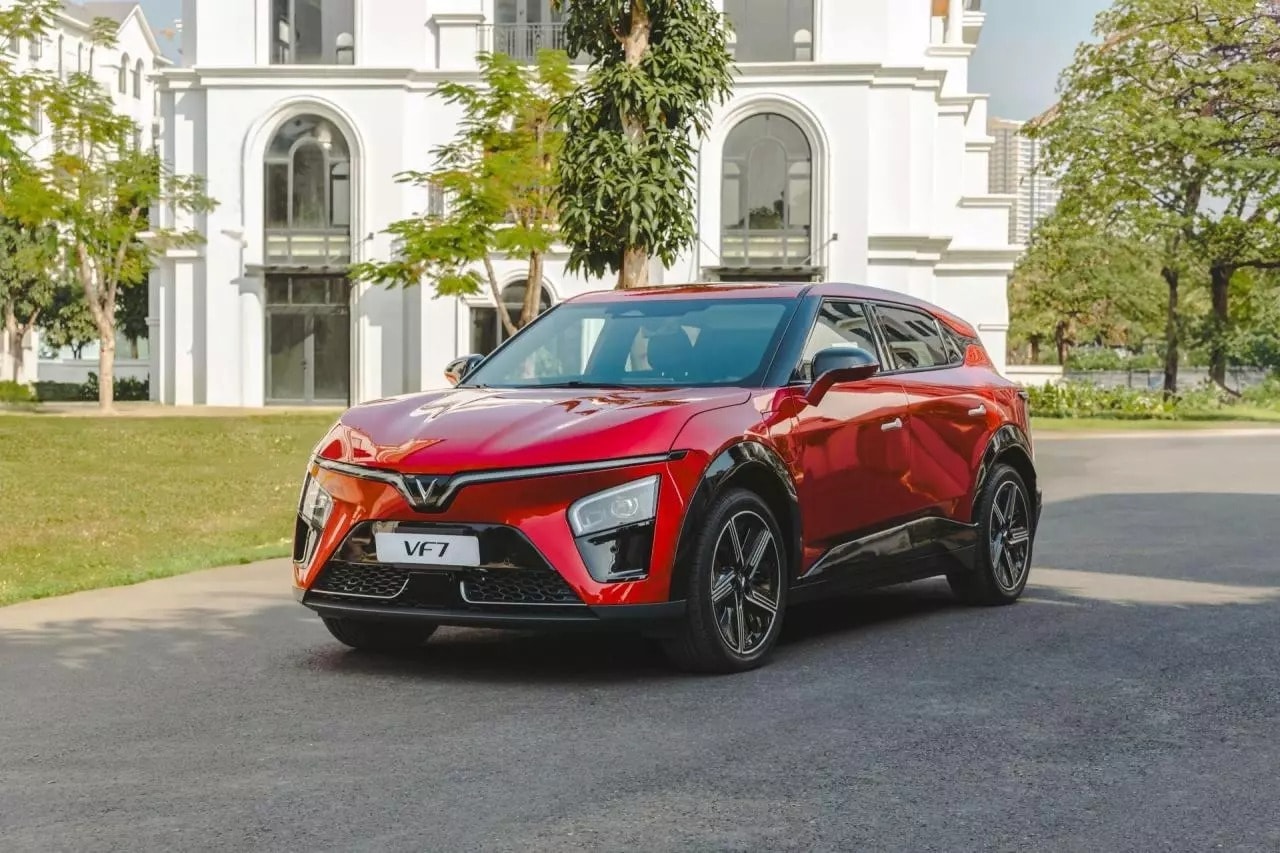 Xe điện hạng C cạnh tranh trực tiếp với các dòng xe xăng.