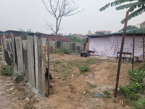 Hà Nội: Người dân xã Phù Đổng khổ vì mùi hôi từ chuồng lợn sát khu dân cư- Ảnh 3.