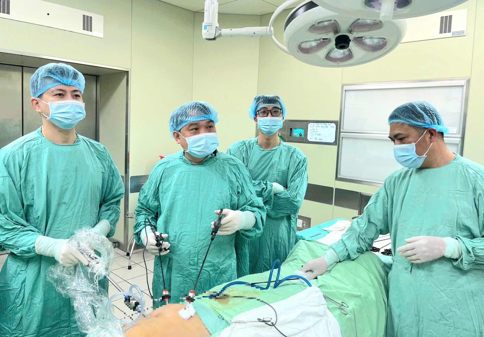 Phó Giáo sư ngành y ứng cử đại biểu Quốc hội với khát vọng tiếp tục nâng tầm y tế chuyên sâu- Ảnh 5. Phó Giáo sư ngành y ứng cử đại biểu Quốc hội với khát vọng tiếp tục nâng tầm y tế chuyên sâu- Ảnh 5.