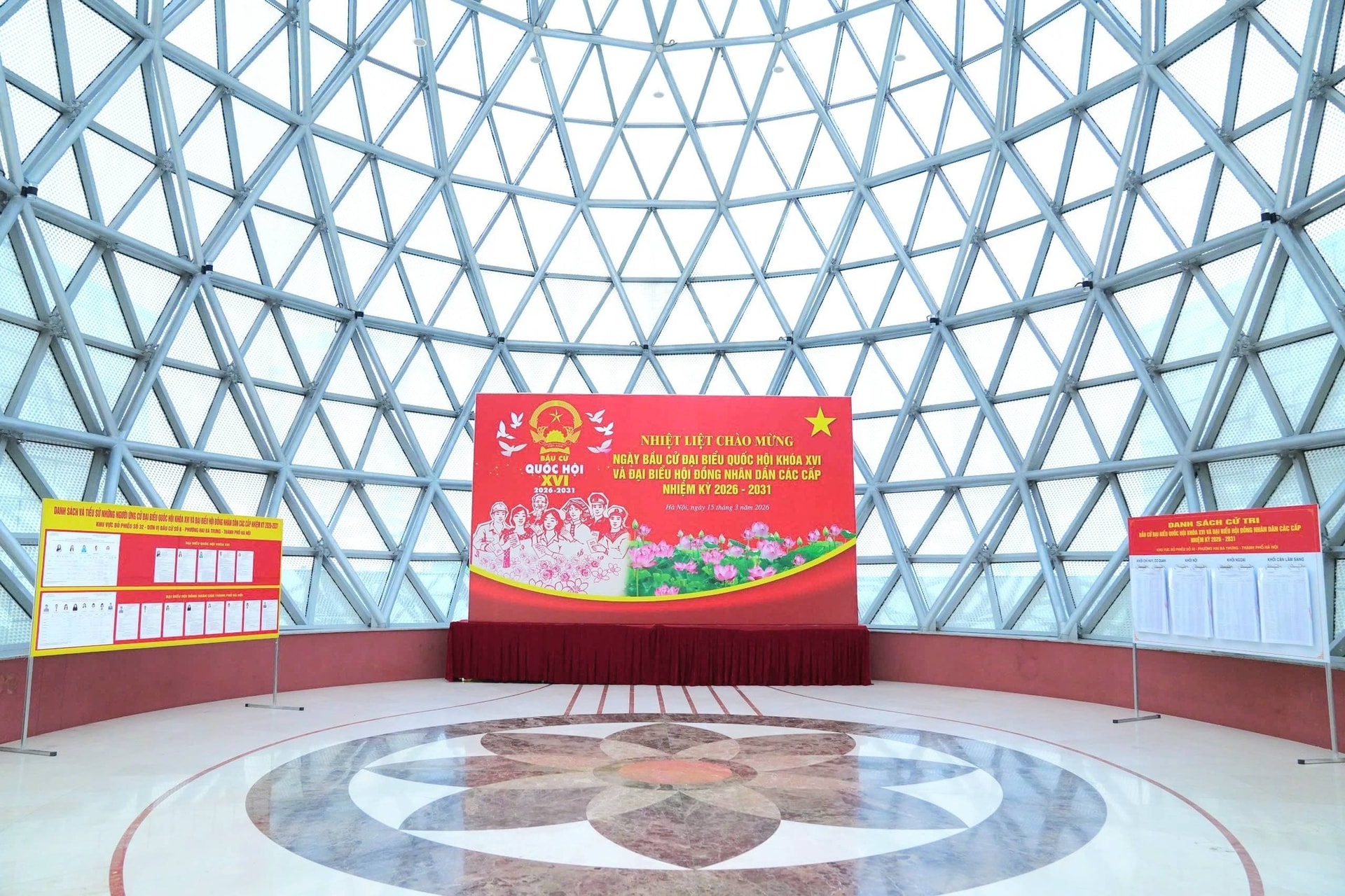 ẢNH: Công tác chuẩn bị bầu cử tại bệnh viện dự kiến có khoảng 3.400 cử tri- Ảnh 8.