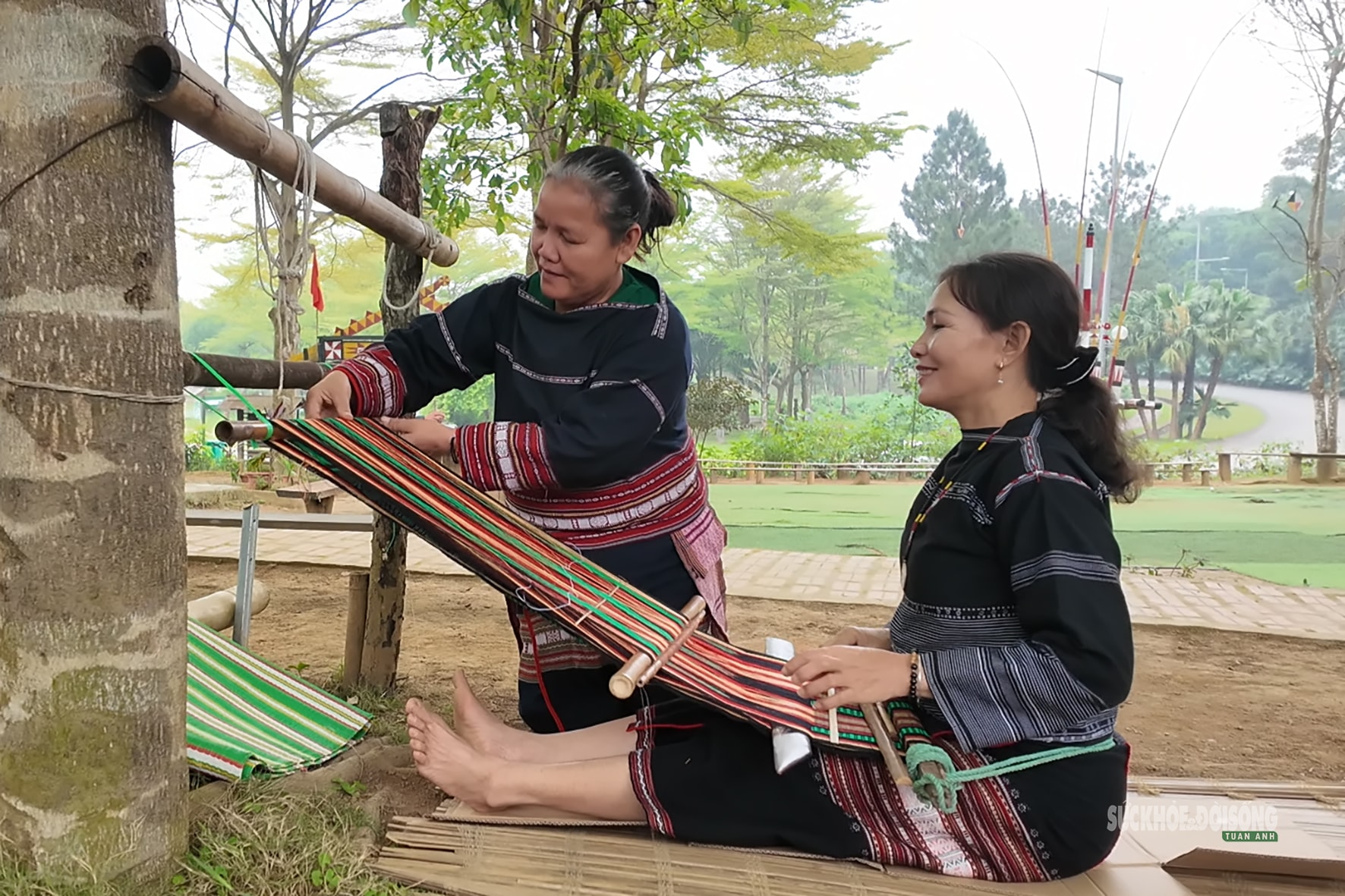 Đồng bào các dân tộc tại Làng Văn hóa háo hức chờ Ngày hội non sông- Ảnh 5.