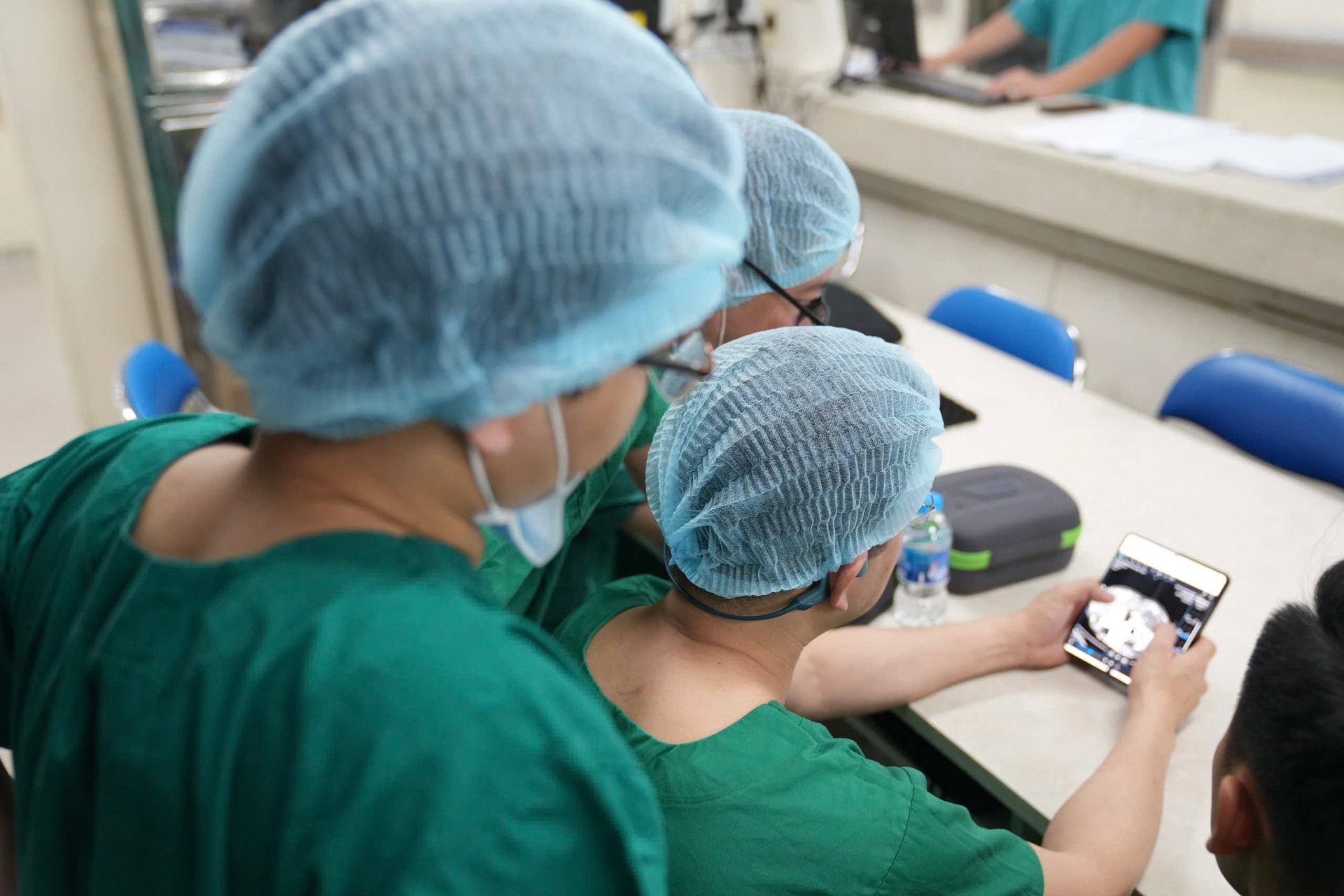 Chuyến bay xuyên đêm: Hành trình hồi sinh những nhịp đập- Ảnh 1.