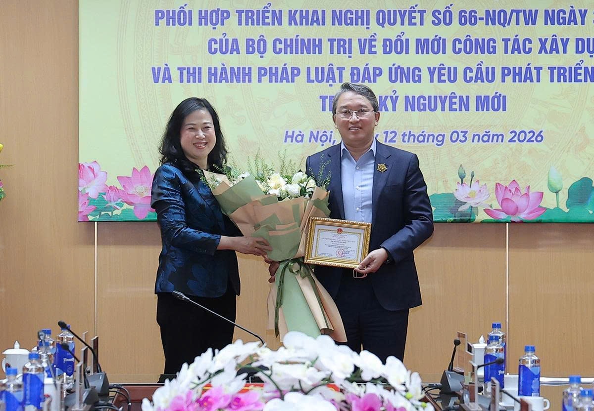 Bộ Y tế và Bộ Tư pháp tăng cường phối hợp triển khai Nghị quyết về đổi mới xây dựng và thi hành pháp luật- Ảnh 4.