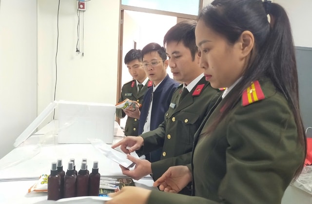 ‘Thần y' dỏm và sự thật về bài thuốc xương khớp 3 đời từ lá cây và cỏ- Ảnh 5.