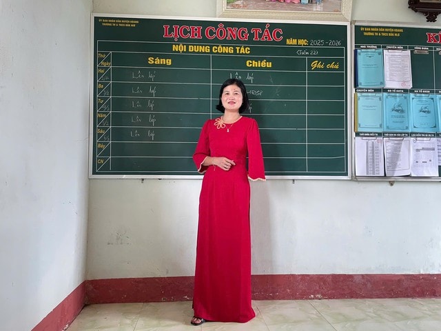 Nghị lực phi thường của cô giáo 'một tay' miệt mài gieo chữ- Ảnh 2.