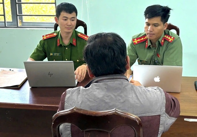 Bị phạt 7,5 triệu đồng vì chia sẻ thông tin sai sự thật, bôi nhọ uy tín lãnh đạo- Ảnh 1. Bị phạt 7,5 triệu đồng vì chia sẻ thông tin sai sự thật, bôi nhọ uy tín lãnh đạo- Ảnh 1.