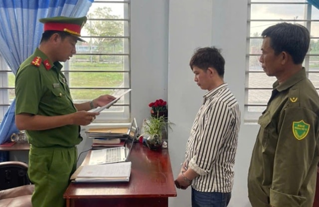 Tìm 'ma túy đá' trên ứng dụng mua sắm, đặt hàng 300.000 đồng rồi bị khởi tố- Ảnh 1.