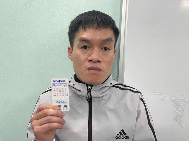 Mẹ 'sốc nặng' khi nhận được ảnh khỏa thân của con gái 14 tuổi từ người lạ- Ảnh 1. Mẹ 'sốc nặng' khi nhận được ảnh khỏa thân của con gái 14 tuổi từ người lạ- Ảnh 1.