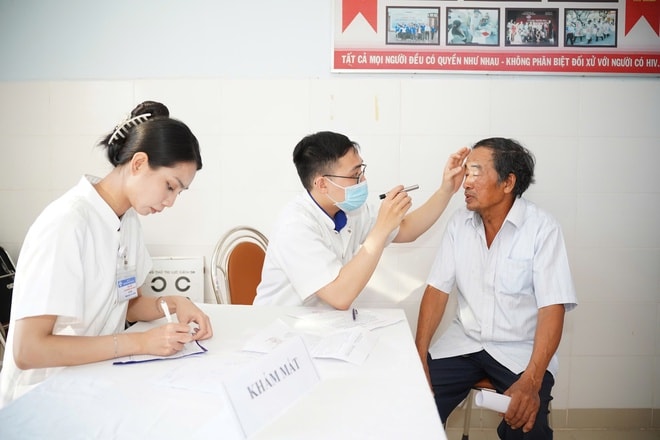 Phó Giáo sư ngành y ứng cử đại biểu Quốc hội với khát vọng tiếp tục nâng tầm y tế chuyên sâu- Ảnh 3. Phó Giáo sư ngành y ứng cử đại biểu Quốc hội với khát vọng tiếp tục nâng tầm y tế chuyên sâu- Ảnh 3.