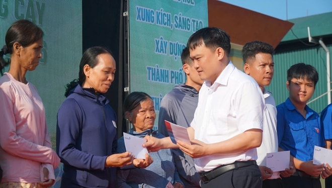 Phó Giáo sư ngành y ứng cử đại biểu Quốc hội với khát vọng tiếp tục nâng tầm y tế chuyên sâu- Ảnh 2. Phó Giáo sư ngành y ứng cử đại biểu Quốc hội với khát vọng tiếp tục nâng tầm y tế chuyên sâu- Ảnh 2.