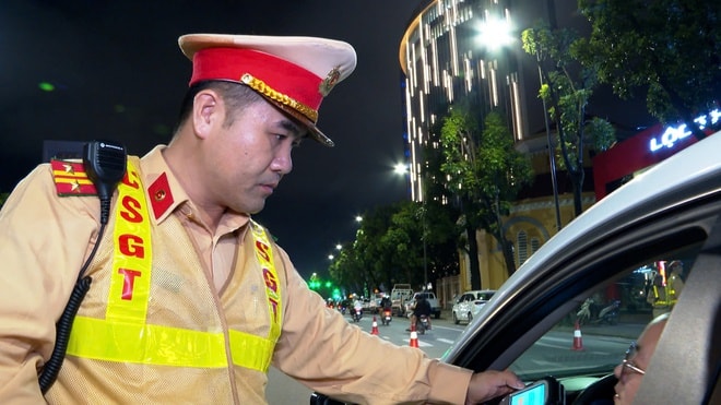 Huế xử lý hơn 8.000 trường hợp vi phạm tốc độ, nồng độ cồn, tăng cường bảo đảm an toàn bầu cử- Ảnh 3. Huế xử lý hơn 8.000 trường hợp vi phạm tốc độ, nồng độ cồn, tăng cường bảo đảm an toàn bầu cử- Ảnh 3.