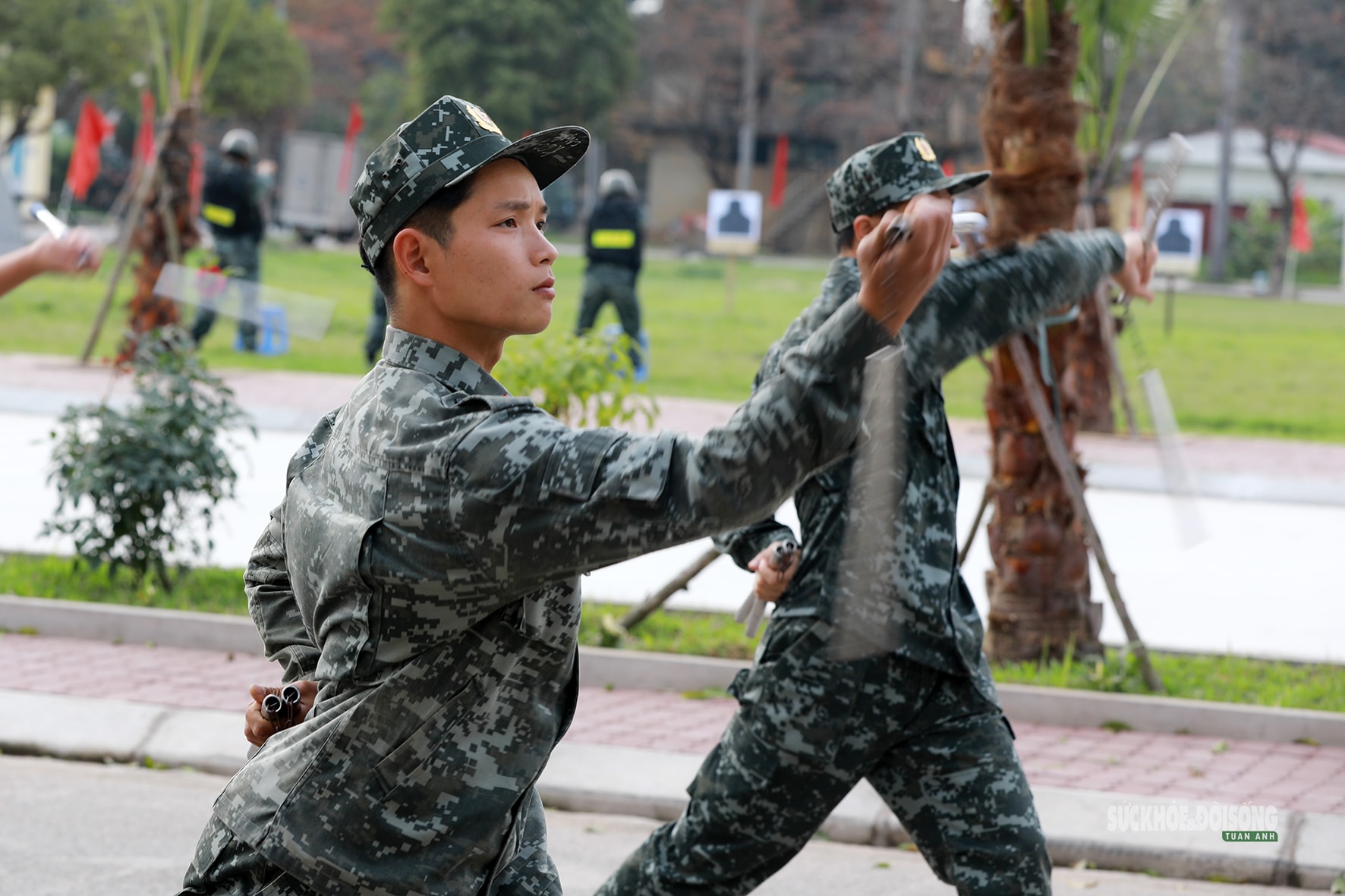 Cảnh sát đặc nhiệm luyện quân, sẵn sàng bảo đảm an toàn cho Ngày hội non sông- Ảnh 9. Cảnh sát đặc nhiệm luyện quân, sẵn sàng bảo đảm an toàn cho Ngày hội non sông- Ảnh 9.