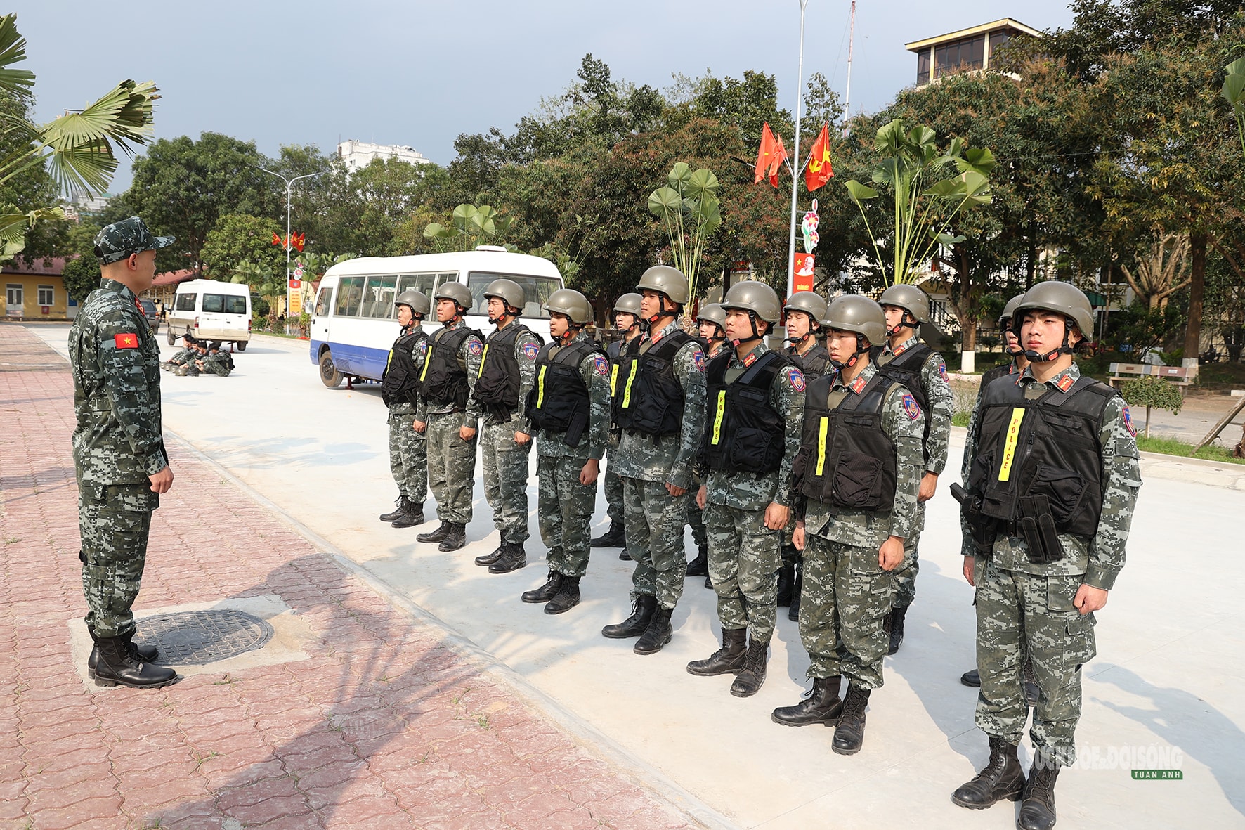 Cảnh sát đặc nhiệm luyện quân, sẵn sàng bảo đảm an toàn cho Ngày hội non sông- Ảnh 4. Cảnh sát đặc nhiệm luyện quân, sẵn sàng bảo đảm an toàn cho Ngày hội non sông- Ảnh 4.