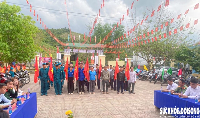 Khắp nẻo đường ở Khánh Hòa rộn ràng trước ngày bầu cử- Ảnh 2.