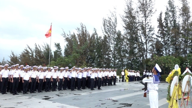 Vùng 4 Hải quân tri ân những người con anh dũng hy sinh bảo vệ chủ quyền biển đảo- Ảnh 3.