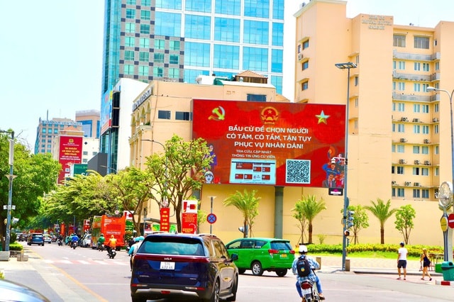 TPHCM rực rỡ cờ hoa trước ngày bầu cử 15/3- Ảnh 3.