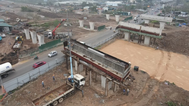 Hiện trạng tuyến Quốc lộ 6 nối Hà Nội với các tỉnh Tây Bắc đang được mở rộng- Ảnh 3. Hiện trạng tuyến Quốc lộ 6 nối Hà Nội với các tỉnh Tây Bắc đang được mở rộng- Ảnh 3.