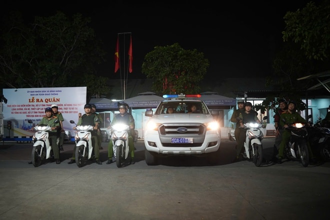 Công an TPHCM tăng cường tuần tra, bảo đảm an ninh trước giờ bầu cử- Ảnh 2.