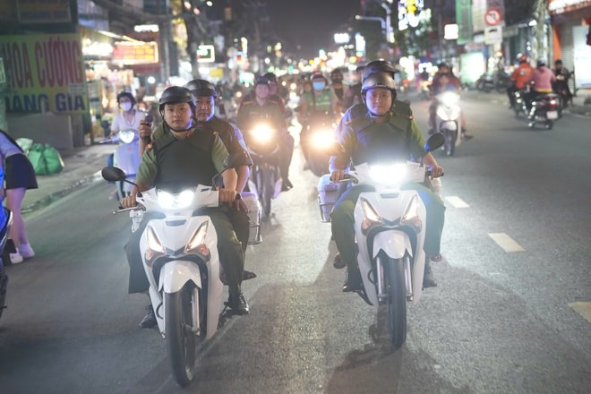 Công an TPHCM tăng cường tuần tra, bảo đảm an ninh trước giờ bầu cử- Ảnh 3.