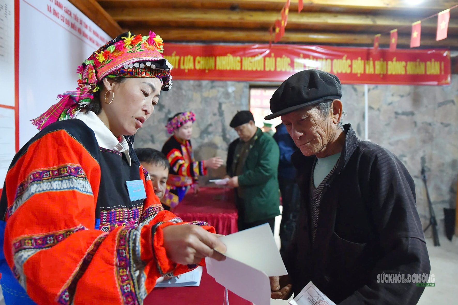 Sắc màu dân tộc rạng rỡ trong ngày hội non sông ở Lô Lô Chải- Ảnh 4. Sắc màu dân tộc rạng rỡ trong ngày hội non sông ở Lô Lô Chải- Ảnh 4.