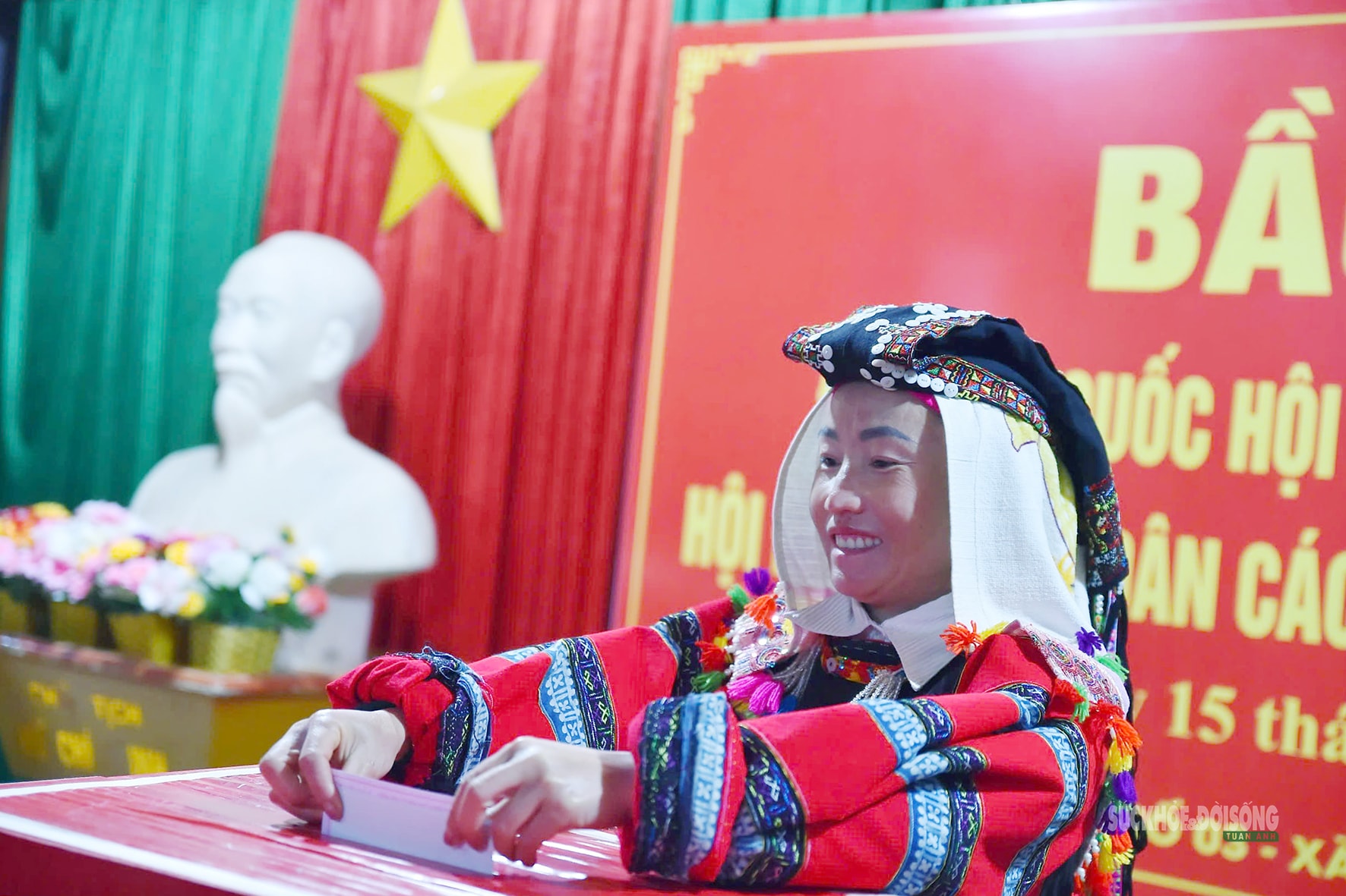 Sắc màu dân tộc rạng rỡ trong ngày hội non sông ở Lô Lô Chải- Ảnh 7. Sắc màu dân tộc rạng rỡ trong ngày hội non sông ở Lô Lô Chải- Ảnh 7.