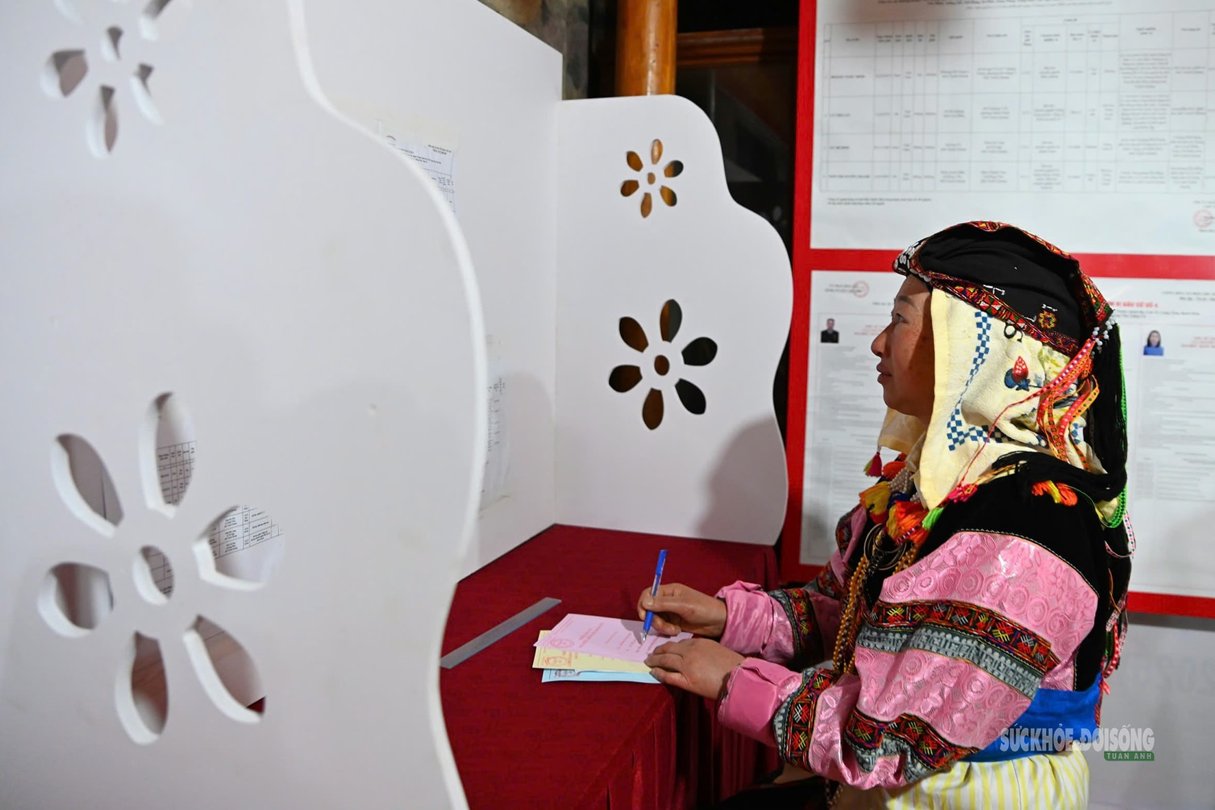 Sắc màu dân tộc rạng rỡ trong ngày hội non sông ở Lô Lô Chải- Ảnh 6. Sắc màu dân tộc rạng rỡ trong ngày hội non sông ở Lô Lô Chải- Ảnh 6.