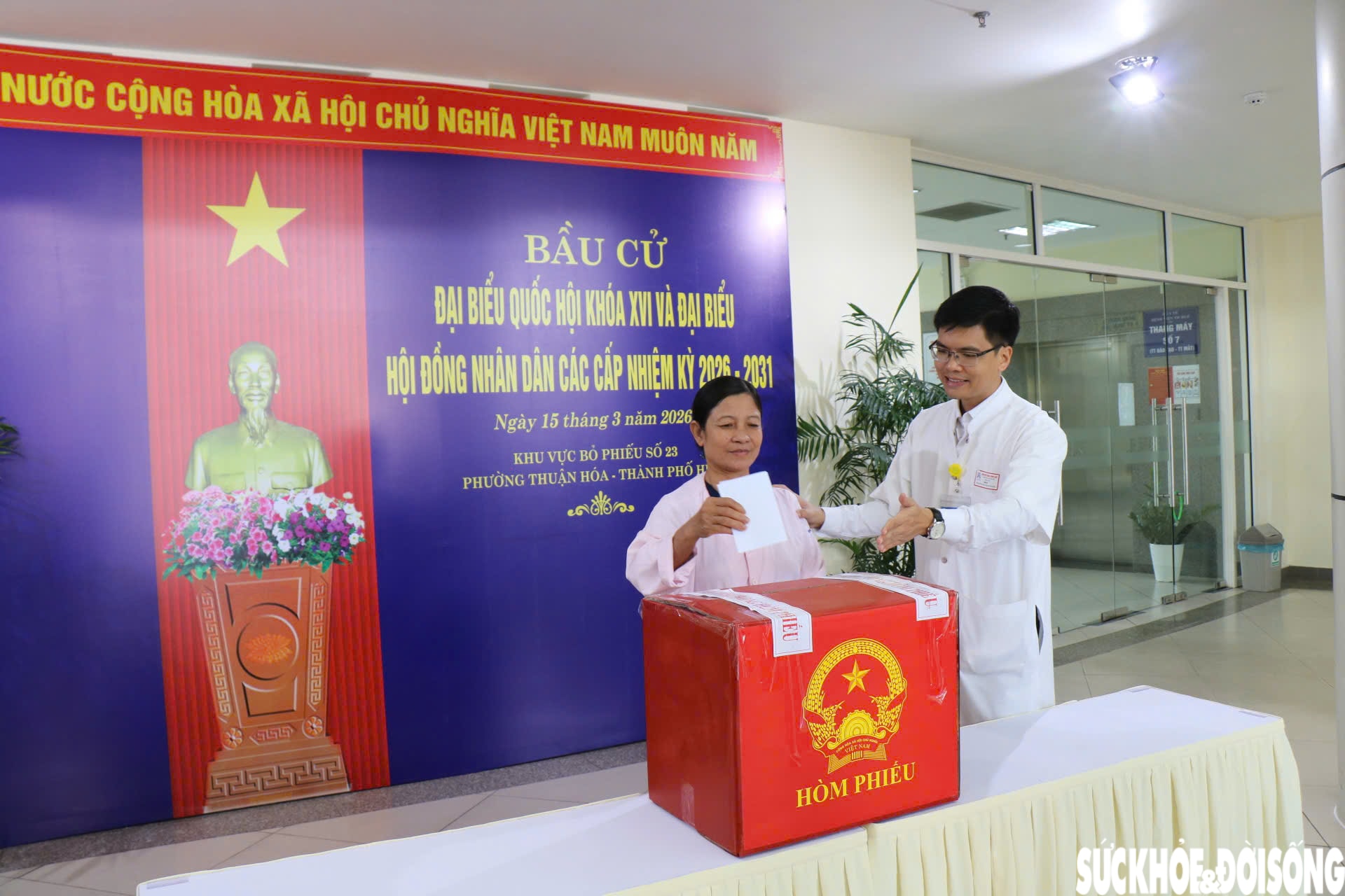 Những cử tri tại điểm bầu cử đặc biệt gửi gắm niềm tin qua từng lá phiếu- Ảnh 14.