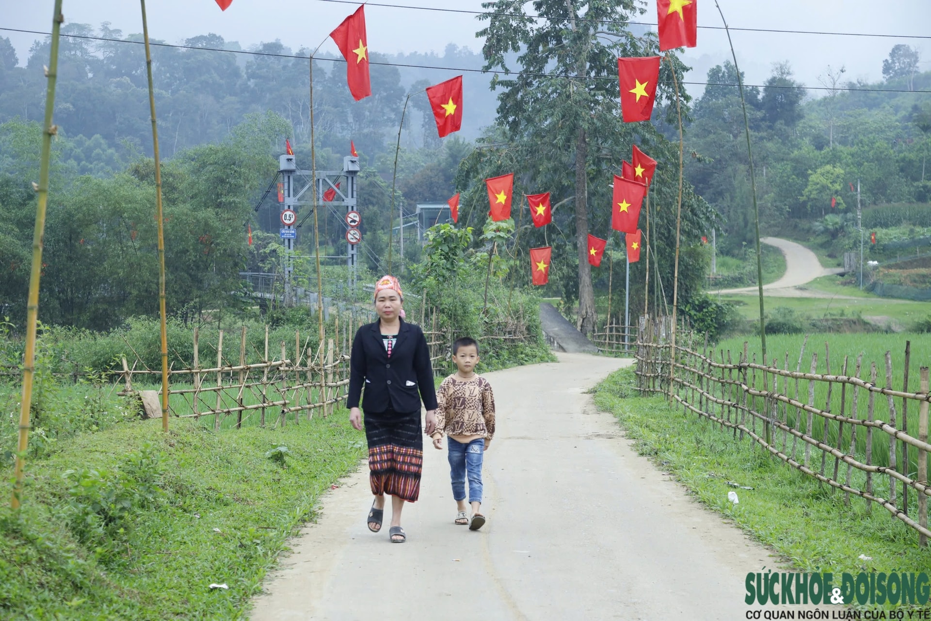 Ấn tượng trang phục truyền thống người Thái trong ngày hội non sông ở vùng biên- Ảnh 2.