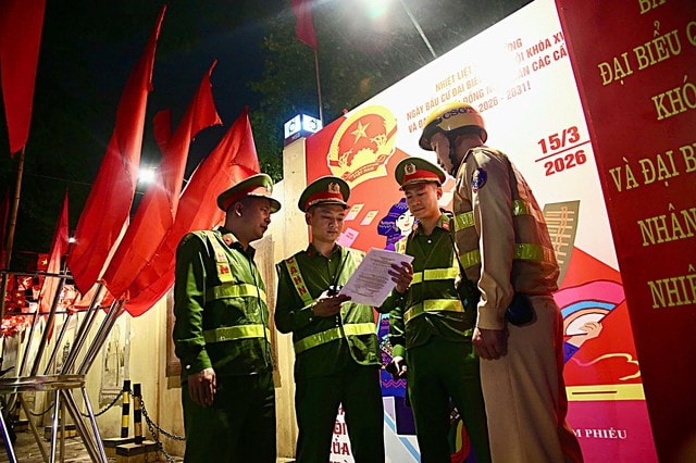Hà Nội bảo đảm giao thông thông suốt, an toàn, an ninh trật tự tại hơn 4.000 khu vực bỏ phiếu- Ảnh 5.