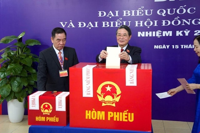 Phó Chủ tịch Quốc hội đánh giá cao hoạt động tác nghiệp của báo chí trong ngày bầu cử- Ảnh 1.