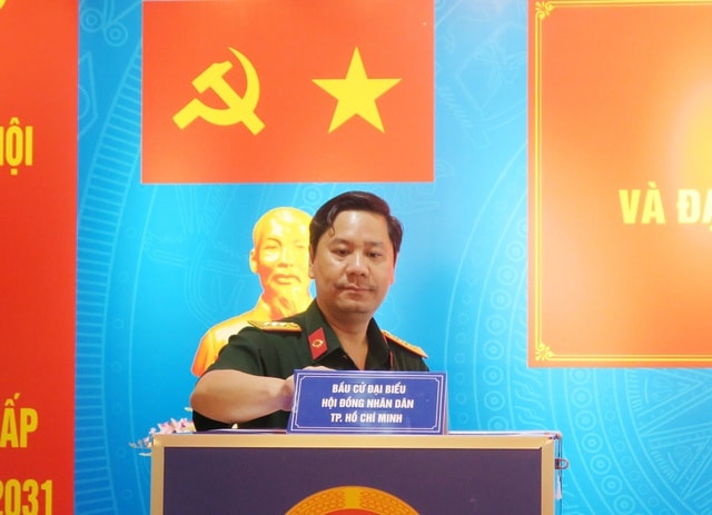 Bệnh nhân xúc động bỏ phiếu ngay trên giường bệnh- Ảnh 6.