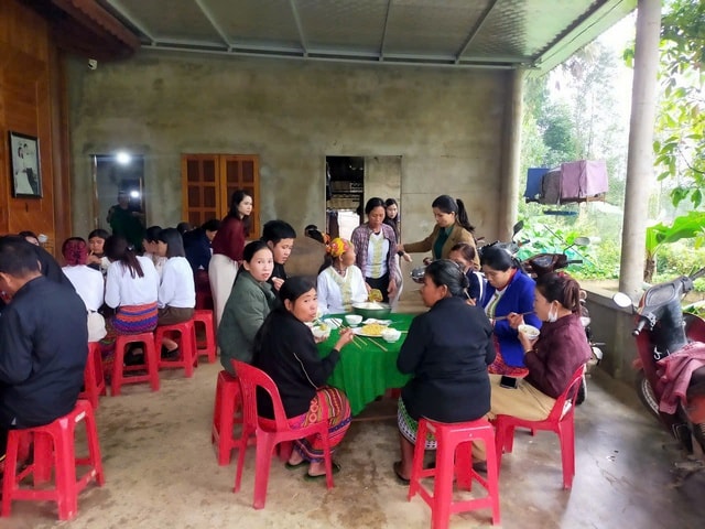 Ấm áp bữa sáng đoàn kết ở bản Rào Tre trong ngày bầu cử- Ảnh 6. Ấm áp bữa sáng đoàn kết ở bản Rào Tre trong ngày bầu cử- Ảnh 6.