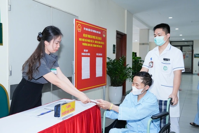 'Ngày hội non sông' trong không gian bệnh viện đặc biệt lớn nhất miền Bắc- Ảnh 6. 'Ngày hội non sông' trong không gian bệnh viện đặc biệt lớn nhất miền Bắc- Ảnh 6.