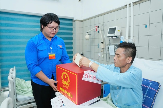 'Ngày hội non sông' trong không gian bệnh viện đặc biệt lớn nhất miền Bắc- Ảnh 3. 'Ngày hội non sông' trong không gian bệnh viện đặc biệt lớn nhất miền Bắc- Ảnh 3.