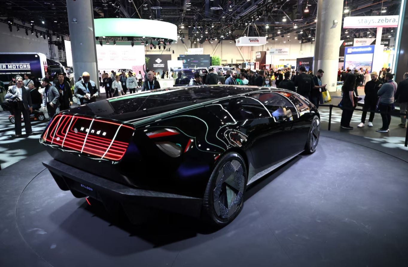 Mẫu xe concept điện Honda Saloon. (Ảnh: Reuters)