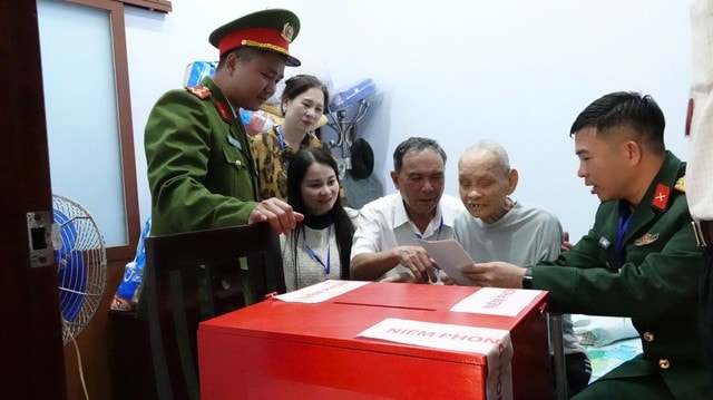 Tỷ lệ cử tri tham gia bầu cử 2026 tại Hải Phòng vượt trung bình cả nước- Ảnh 4.