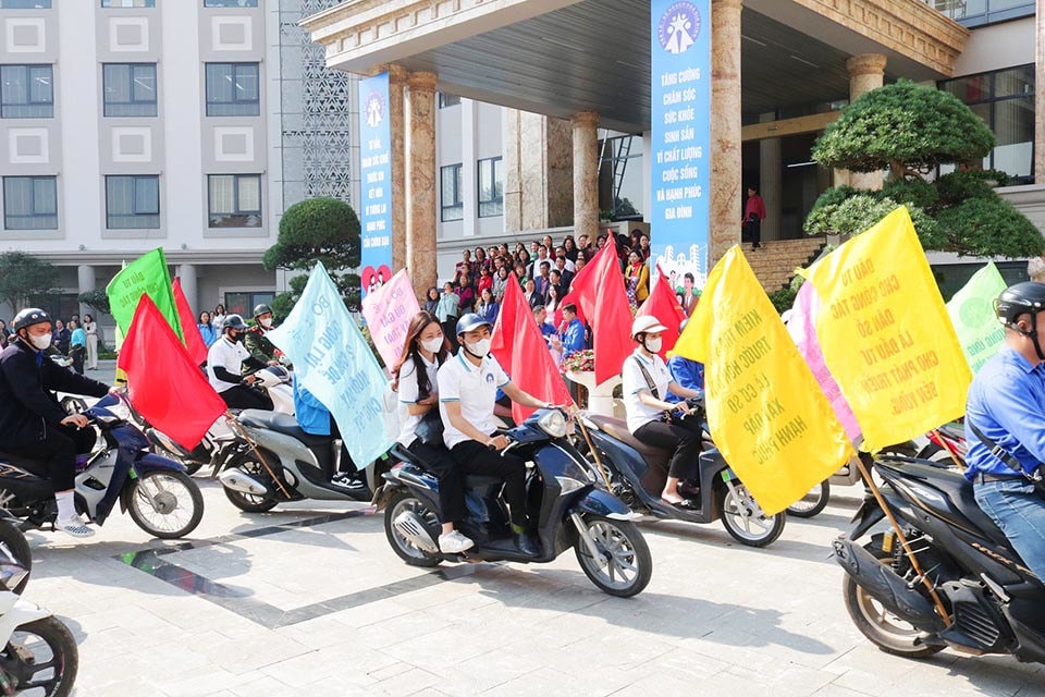 Nhanh chóng hoàn thiện văn bản hướng dẫn giúp sớm đưa các chính sách của Luật Dân số vào thực tiễn- Ảnh 4. Nhanh chóng hoàn thiện văn bản hướng dẫn giúp sớm đưa các chính sách của Luật Dân số vào thực tiễn- Ảnh 4.