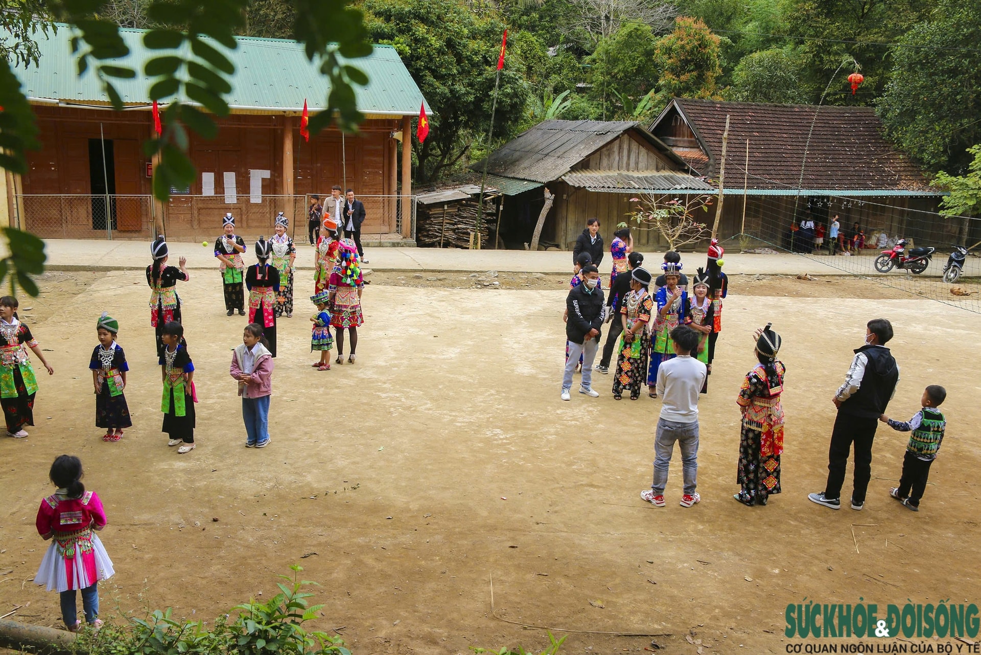 Vòng luẩn quẩn tảo hôn ở miền Tây Nghệ An: Những đám cưới tuổi 15 nơi miền biên viễn (Kỳ 1)- Ảnh 2. Vòng luẩn quẩn tảo hôn ở miền Tây Nghệ An: Những đám cưới tuổi 15 nơi miền biên viễn (Kỳ 1)- Ảnh 2.